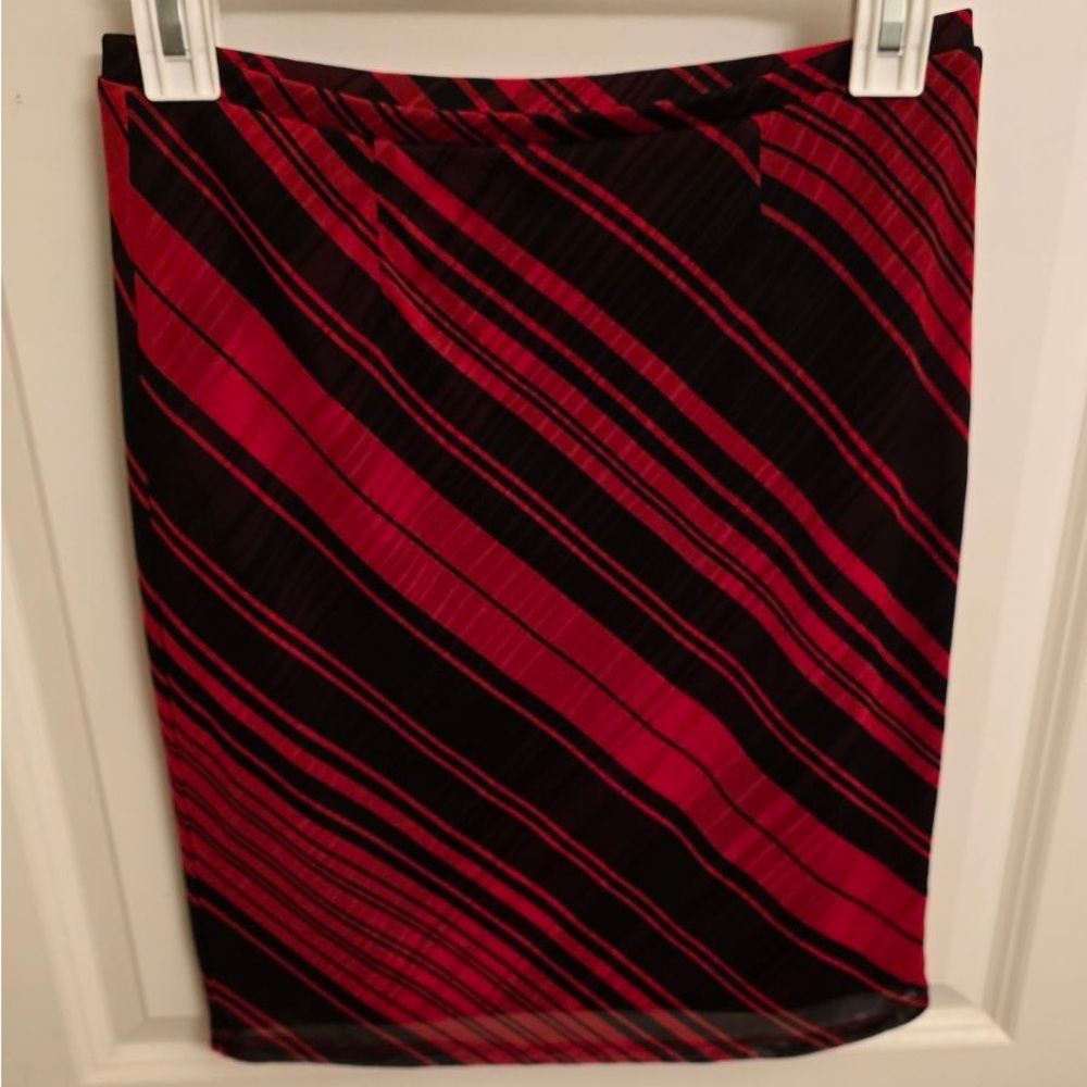Vintage Express Skirt - Patterned Striped - Black and Red - XS
